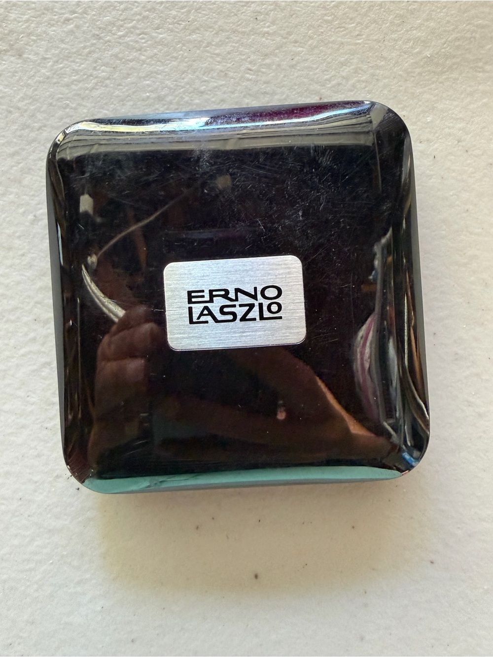 Erno Laszlo Black Glossy muliti phase highlighter